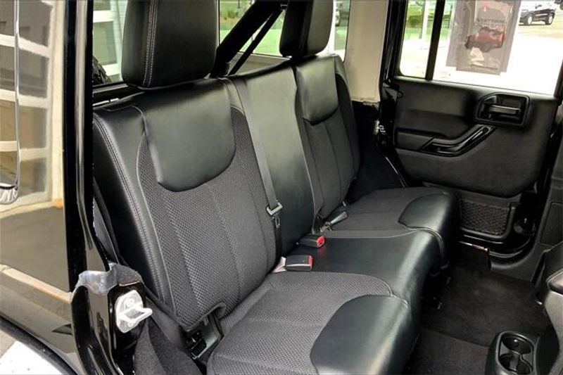 Used 2017 Jeep Wrangler JK Unlimited SaharaImage 26