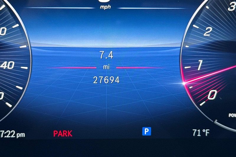 Used 2024 Mercedes-Benz GLC 300Image 30