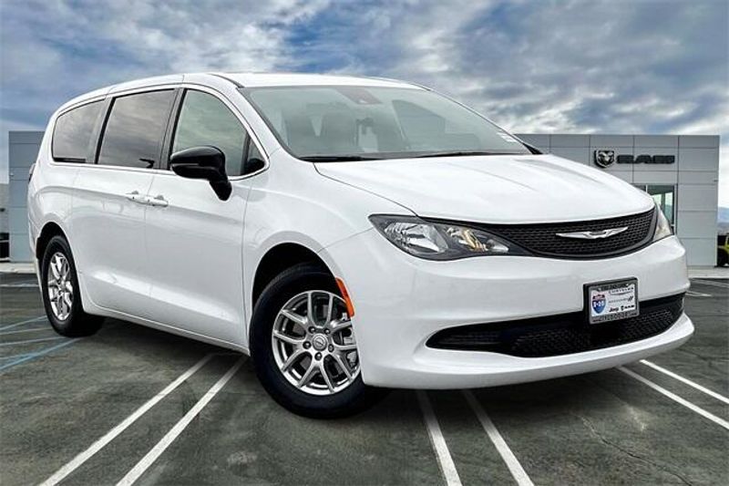 New 2026 Chrysler Voyager LxImage 14
