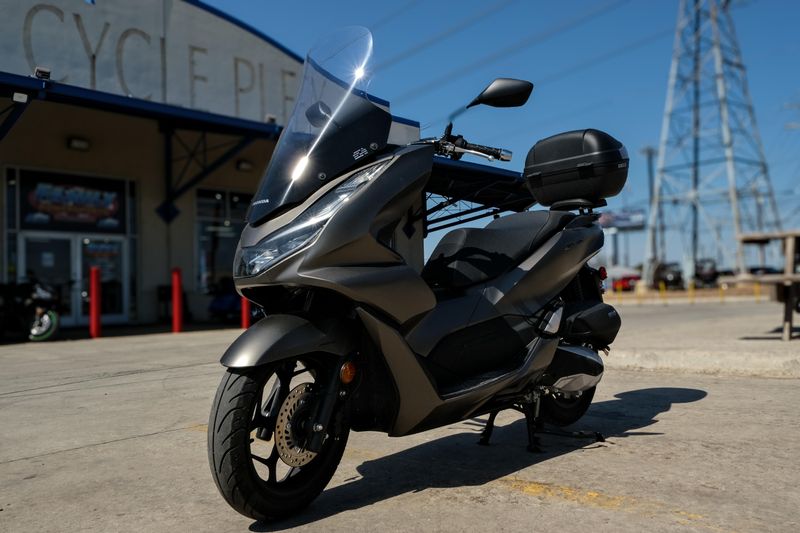 2024 Honda PCX 150 BLACKImage 11