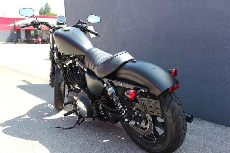 2022 Harley-Davidson Sportster Iron 883 Image 3