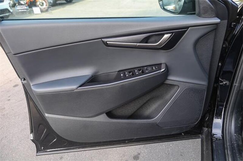 2025 Kia EV6 LightImage 21