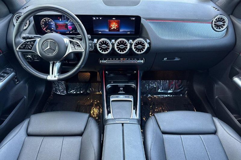 Used 2025 Mercedes-Benz GLA 250Image 12