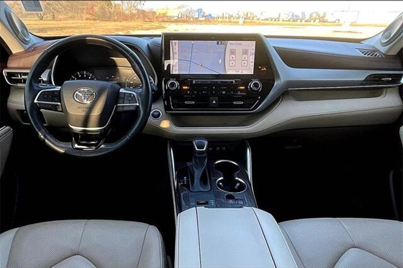 2020 Toyota Highlander PlatinumImage 15