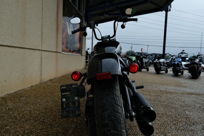 2019 HARLEY SOFTAIL STREET BOB BLACK Image 2