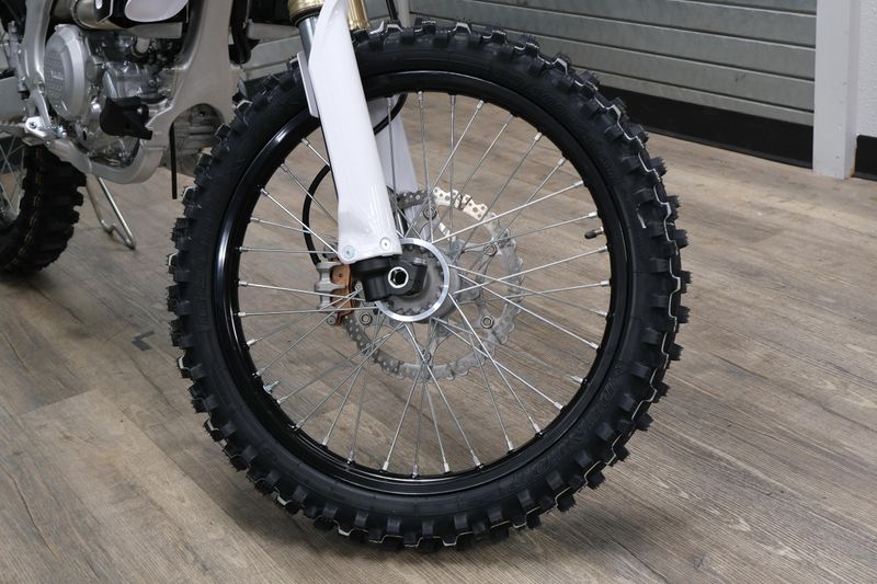 NEW 2026 YAMAHA YZ250F 70TH ANNIVERSARY EDITION Image 12