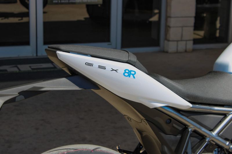 NEW 2026 SUZUKI GSX8R Image 7