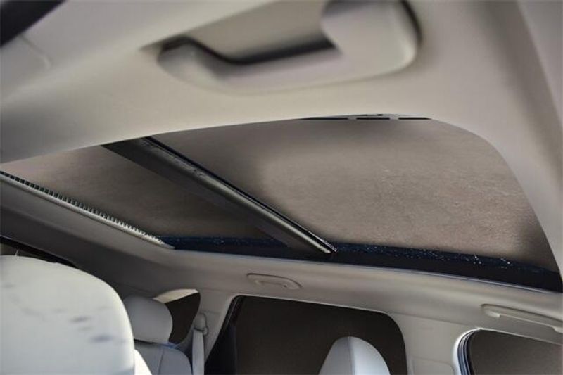 New 2025 Kia Sorento X-Line EXImage 12