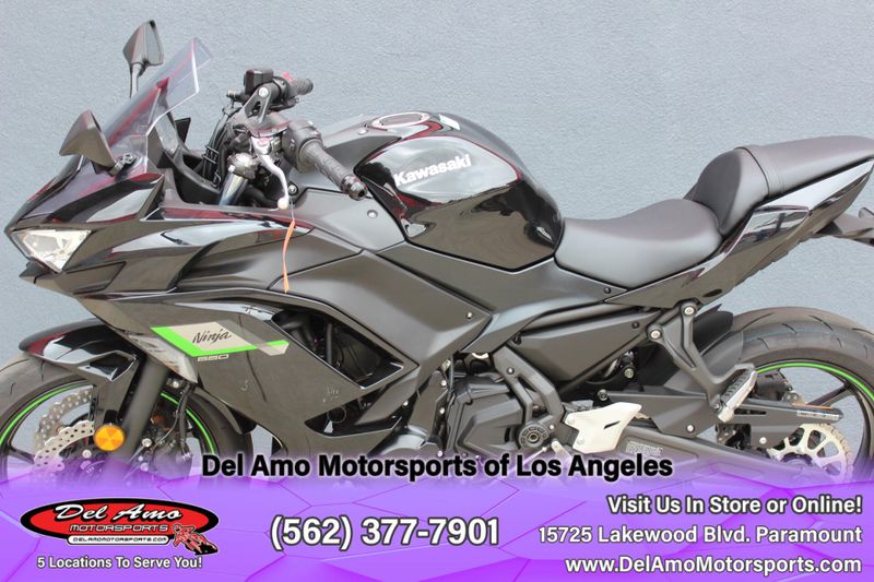 2025 Kawasaki Ninja 650 Base Image 2