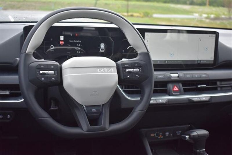 2025 Kia K4 GT-LineImage 18