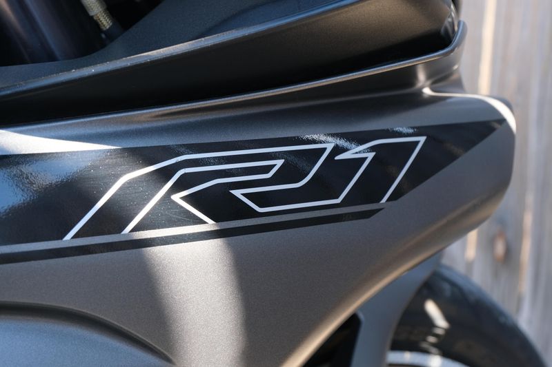 USED 2016 YAMAHA YZFR1 CA Image 14