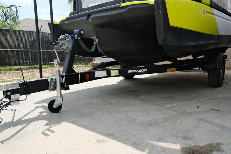 USED 2023 KARAVAN SINGLE AXEL Image 3