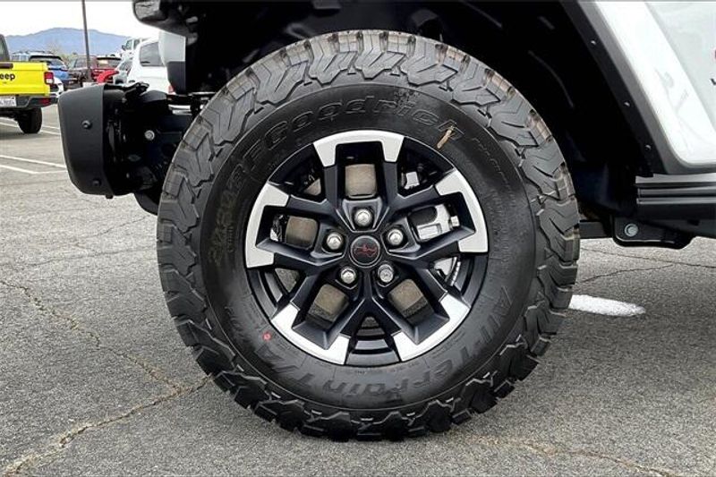 New 2025 Jeep Wrangler 4-door Rubicon XImage 10