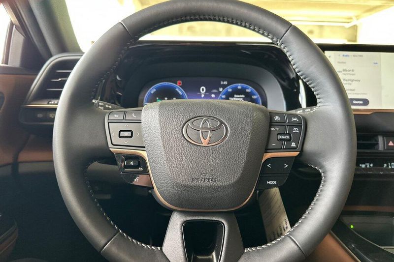 New 2026 Toyota Crown Signia XLEImage 25