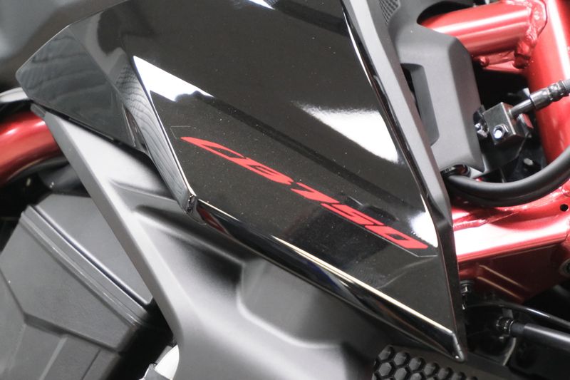 NEW 2026 HONDA CB750 HORNET E-CLUTCH Image 12