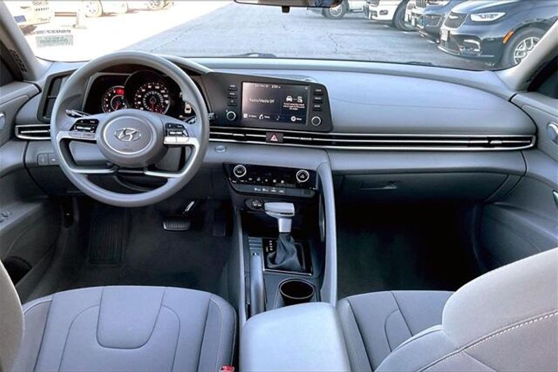 Used 2023 Hyundai Elantra SELImage 15