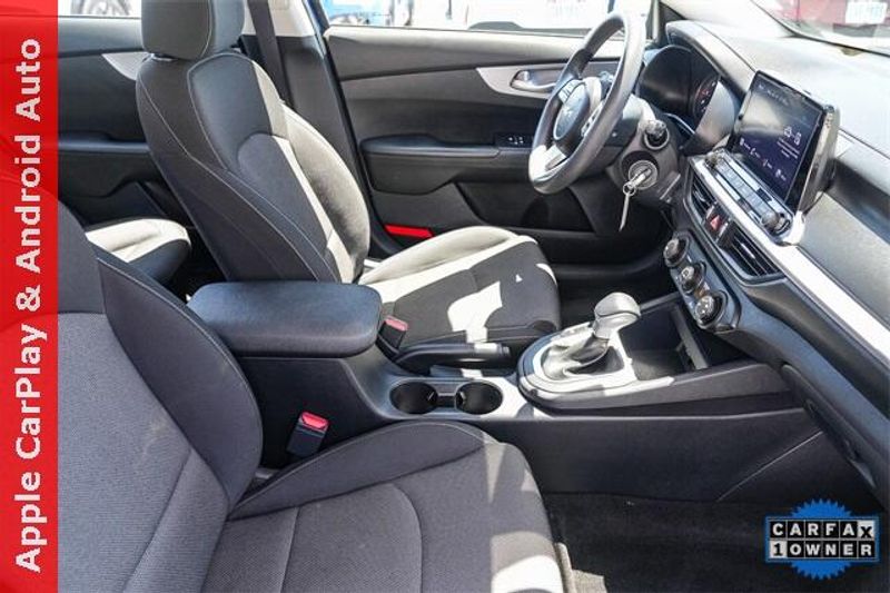 Used 2022 Kia Forte LXSImage 17