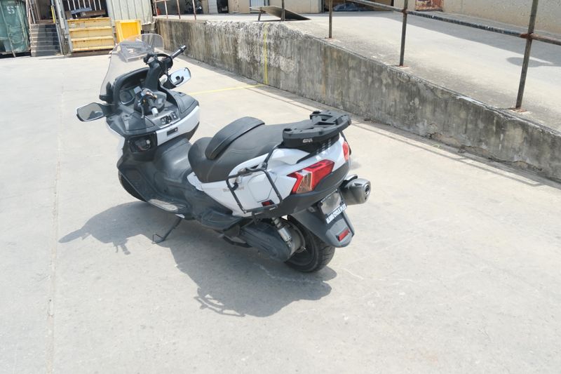 2018 Suzuki BURGMAN 650 ABS WHITE Image 6