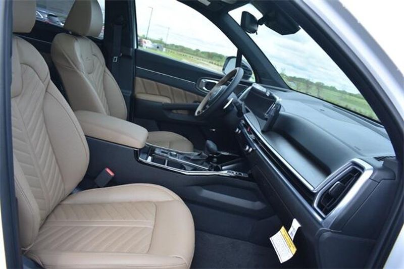 2025 Kia Sorento X-Line SX PrestigeImage 13