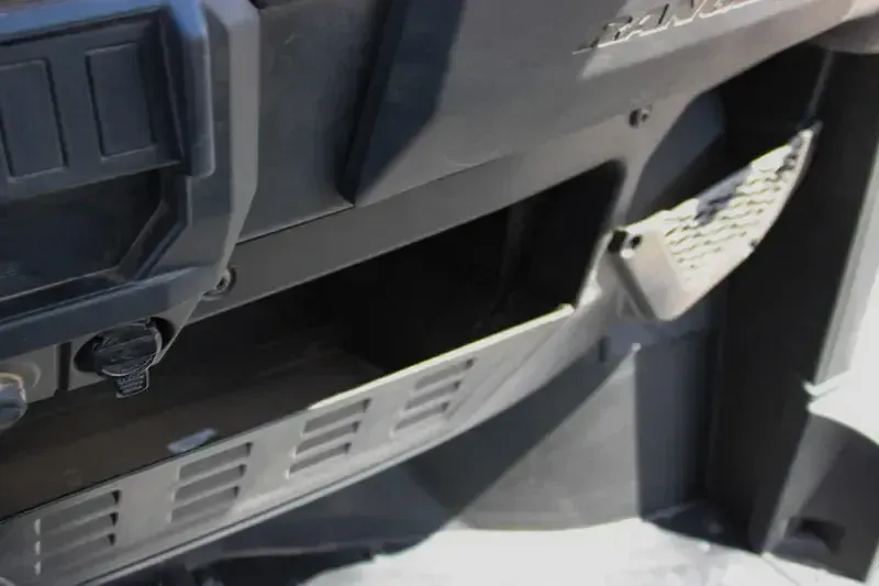 2025 Polaris RANGER CREW XP 1000 PREMIUM STEALTH GRAY Image 8