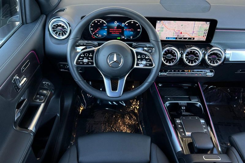 2023 Mercedes-Benz EQB 250+Image 16