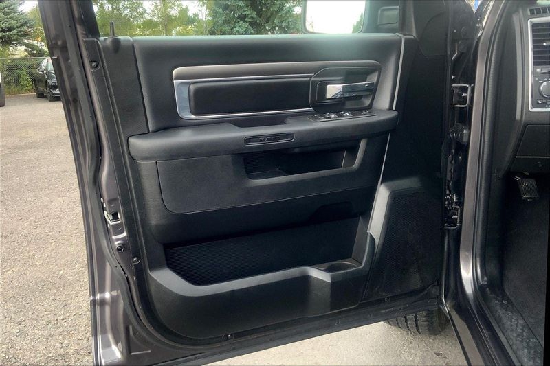 2021 Ram 1500 Classic Warlock photo 23