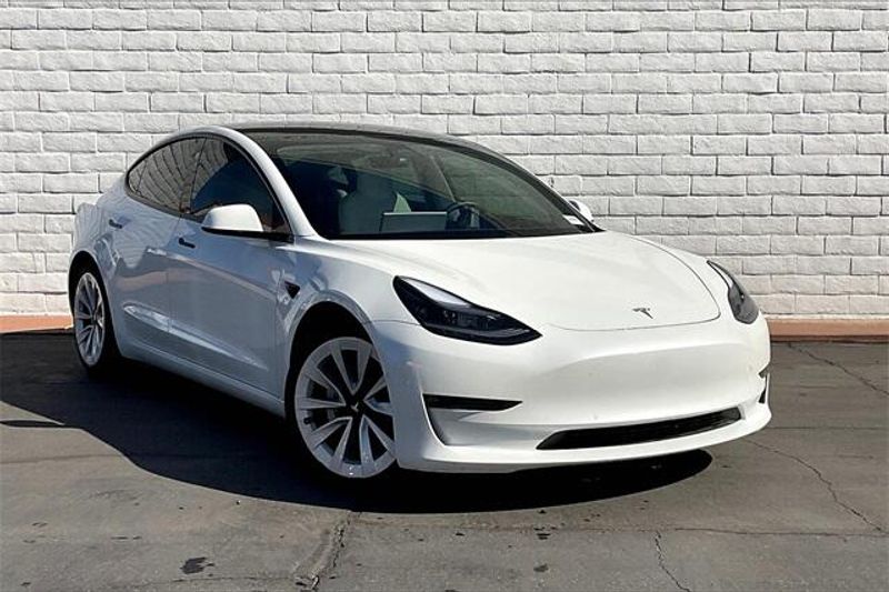 2021 Tesla Model 3 Long RangeImage 2