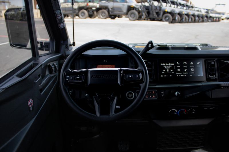 NEW 2026 CAN-AM DEFENDER LIMITED CAB HD11 Image 17