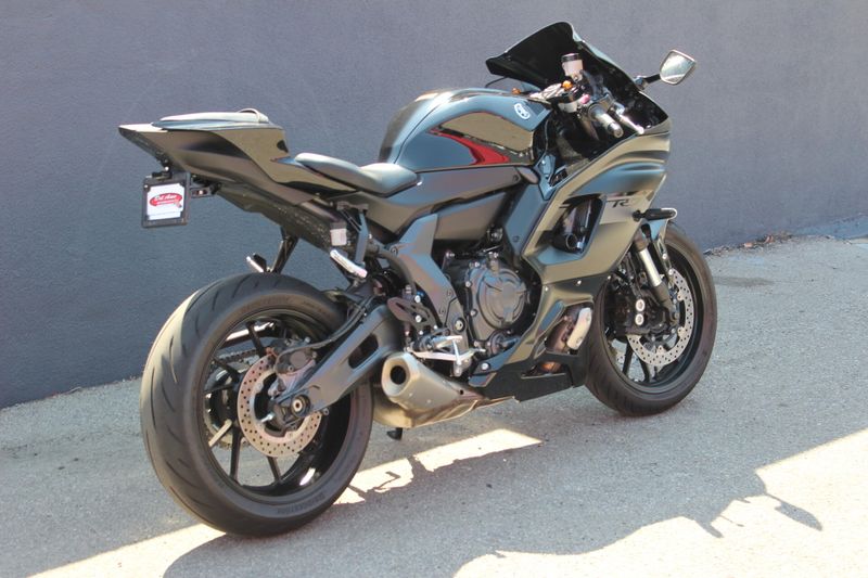 Used 2025 Yamaha YZF R7 Image 4