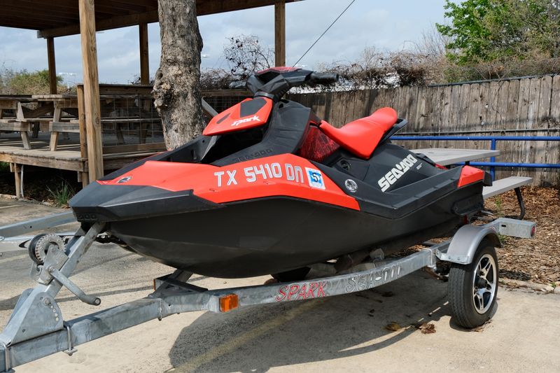 USED 2016 SEADOO PW SPARK 2UP 900HO CR 16 Image 7