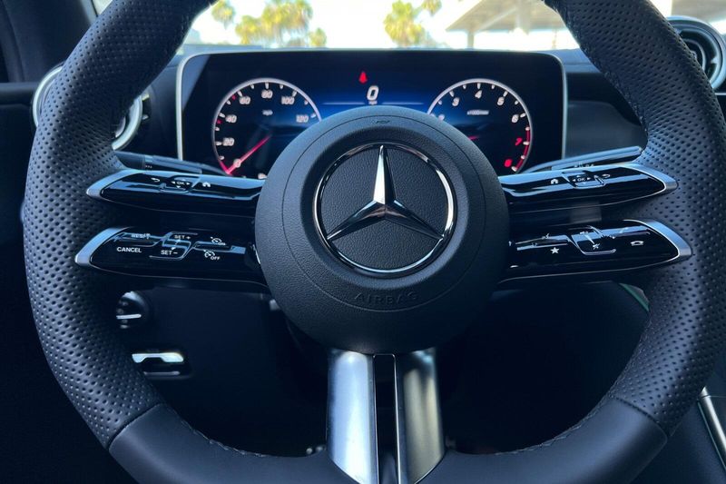 2025 Mercedes-Benz GLC-Class GLCGLC 300 CoupeImage 22