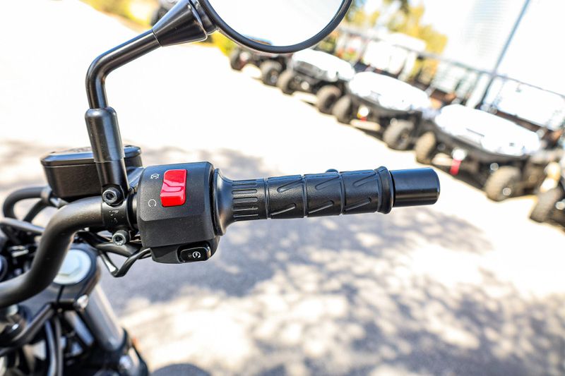 2025 Kawasaki ELIMINATOR ABS  METALLIC FLAT SPARK BLACK Image 11