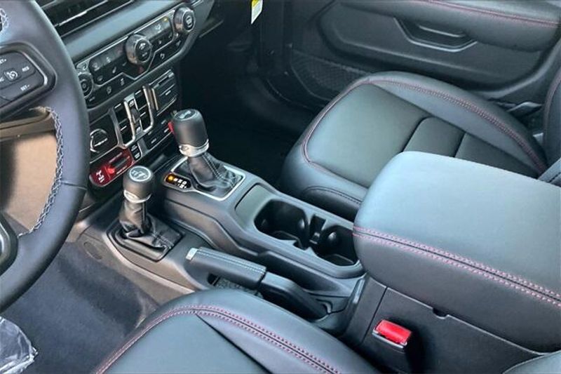 New 2025 Jeep Wrangler 4-door RubiconImage 7
