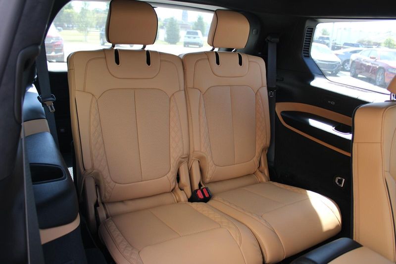 2025 Jeep Grand Cherokee L Summit Reserve photo 29