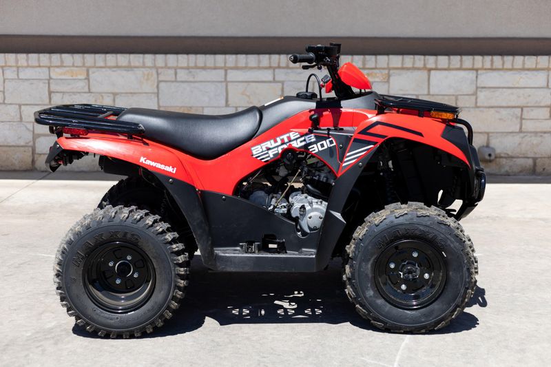 NEW 2026 KAWASAKI BRUTE FORCE 300 Image 2
