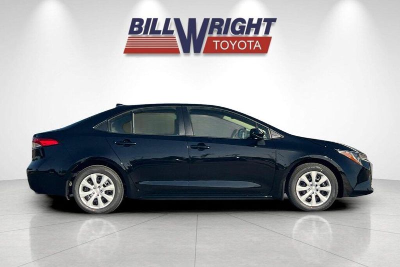 New 2027 Toyota Corolla LEImage 2