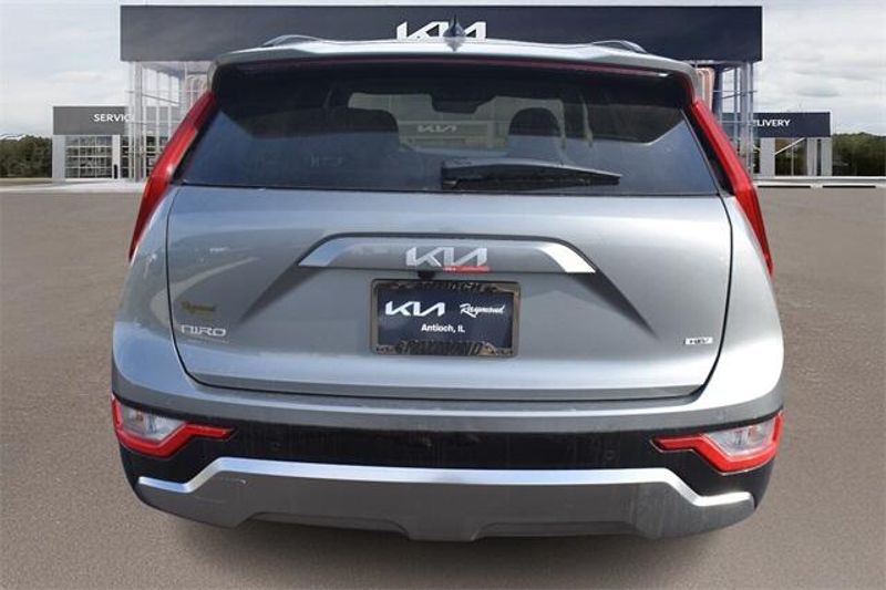 New 2025 Kia Niro EX TouringImage 4