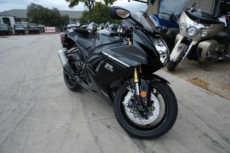 2025 SUZUKI GSXR750 in a BLACK exterior color. Family PowerSports (877) 886-1997 familypowersports.com 