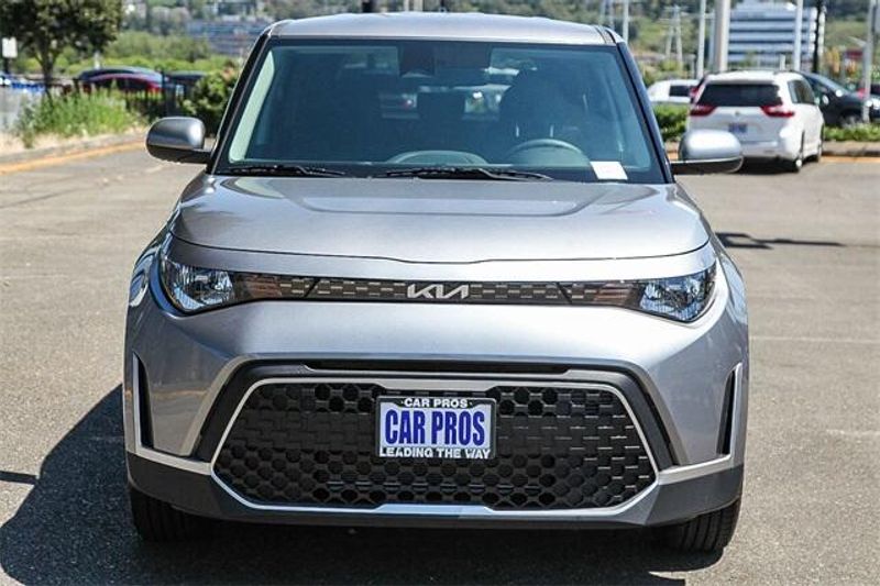 2025 Kia Soul LXImage 3