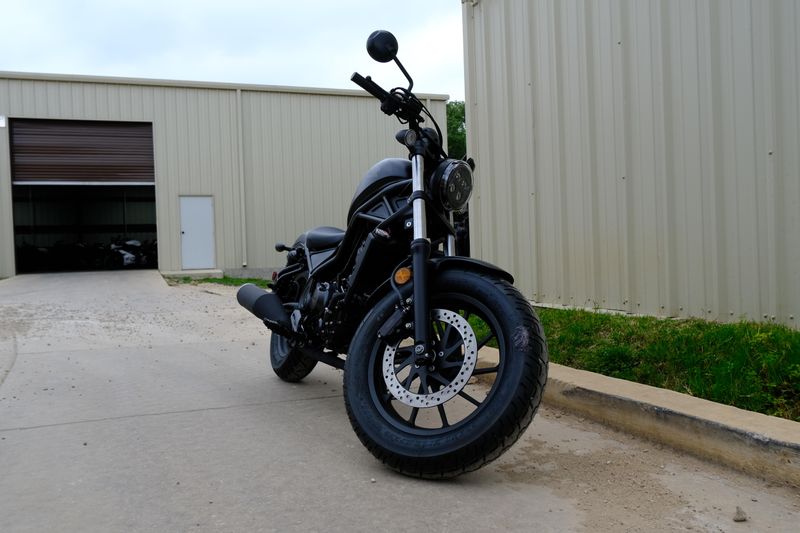 2025 Honda REBEL 300 MATTE BLACK METALLIC Image 1
