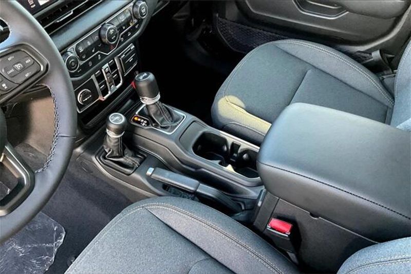 New 2025 Jeep Wrangler 4-door Sport SImage 7