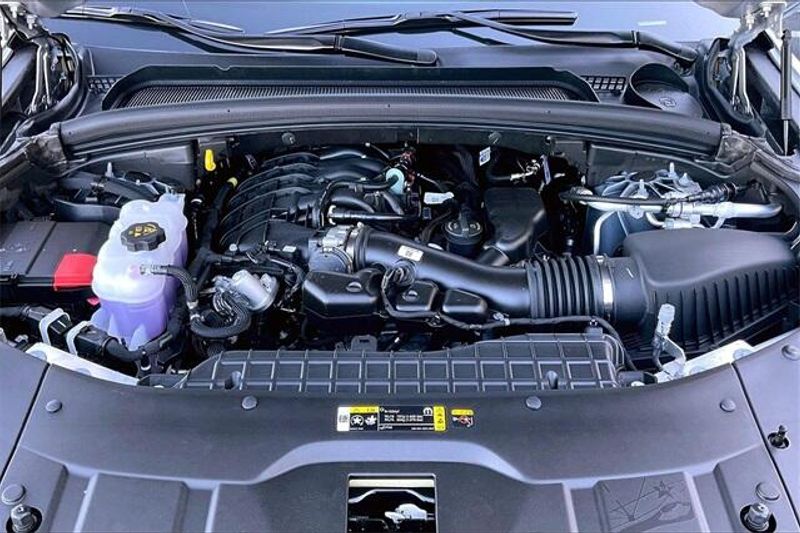 New 2025 Jeep Grand Cherokee L Altitude 4x2Image 9