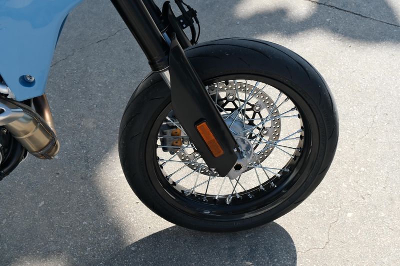 2025 Suzuki DRZ 4SM SKY GRAY Image 17
