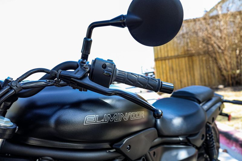 2025 Kawasaki ELIMINATOR ABS  METALLIC FLAT SPARK BLACK Image 3