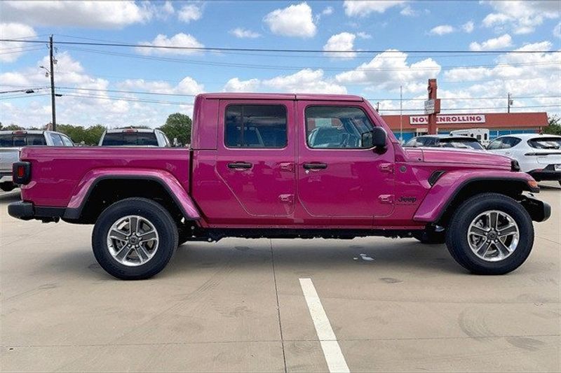 2024 Jeep Gladiator SportImage 16