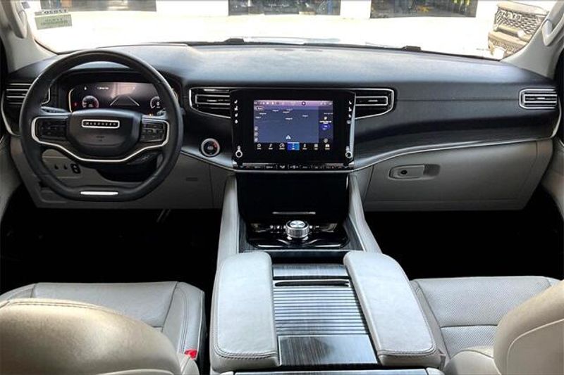 2023 Jeep Wagoneer Series IIIImage 15