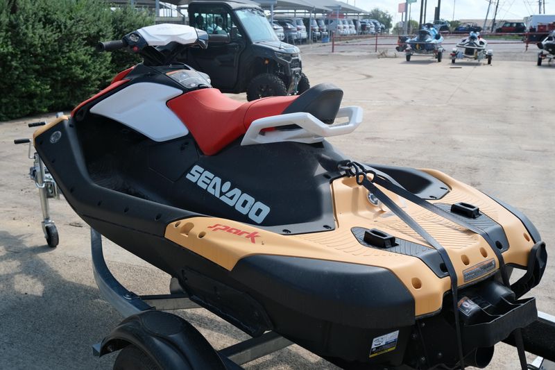 New 2025 SEADOO SPARK FOR 2 SUNRISE ORANGE AND DRAGON RED Image 5