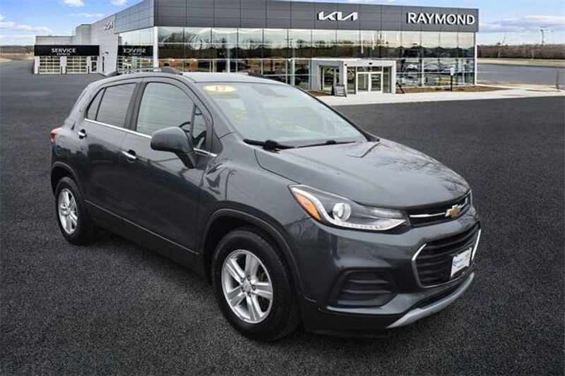 Used 2017 Chevrolet Trax LTImage 1