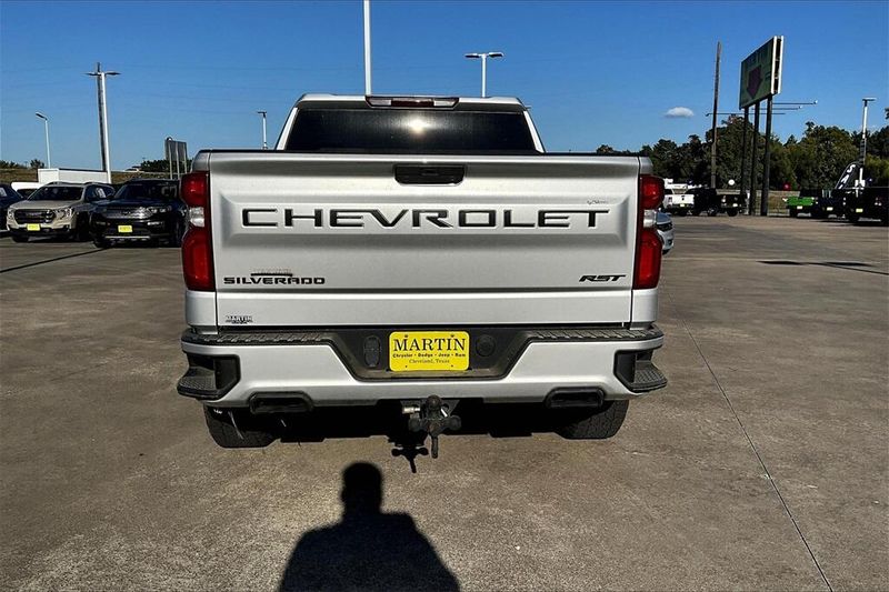 2022 Chevrolet Silverado 1500 RST photo 4