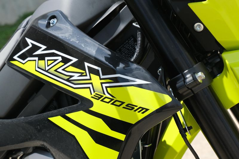 2026 Kawasaki KLX300SM NEON GREEN AND EBONY Image 19